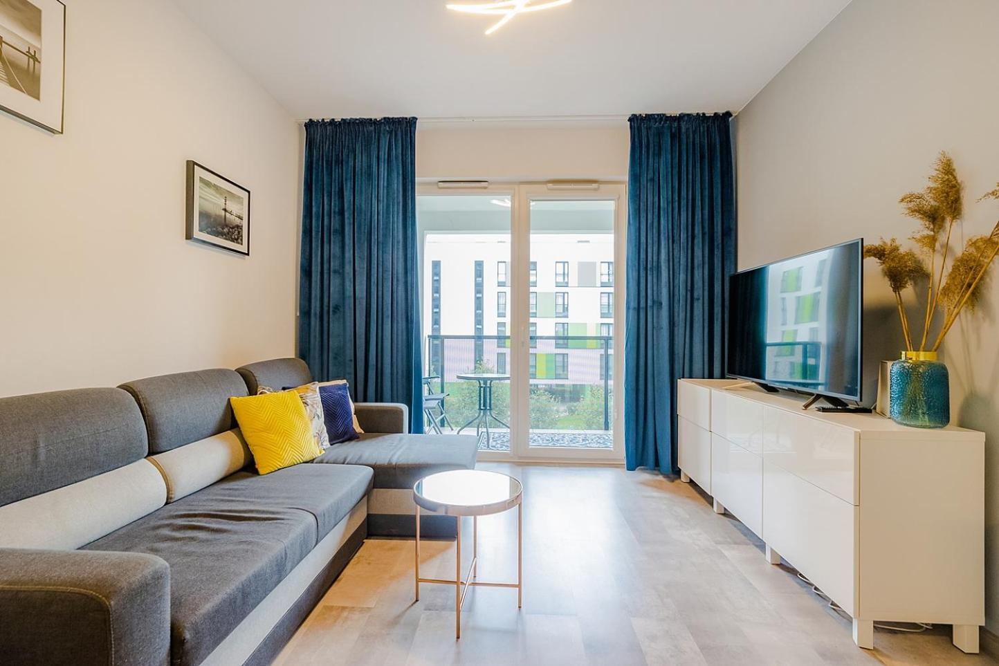Family Apartment Zoliborz By Noclegi Renters Warszawa Exteriör bild